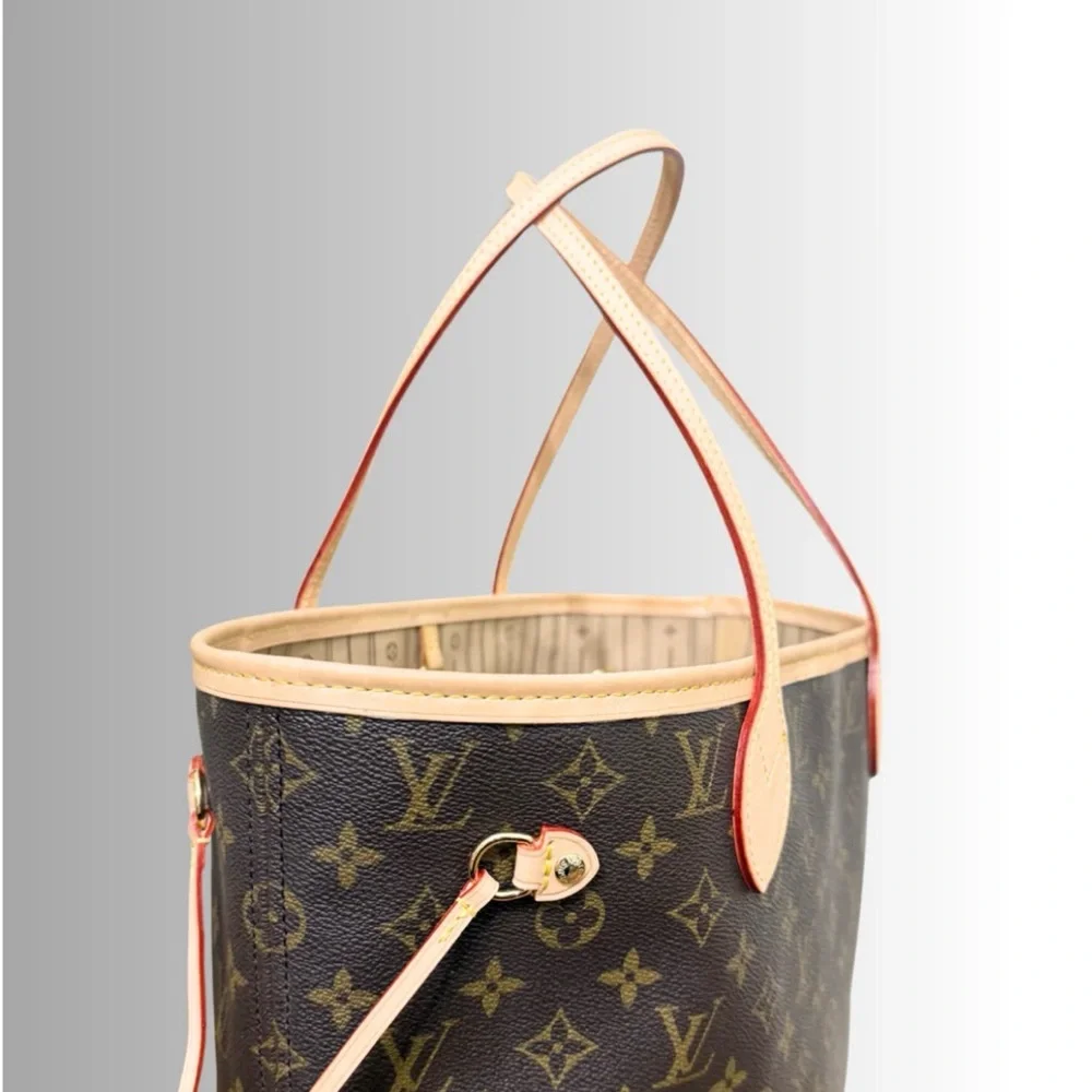 Louis Vuitton Monogram Neverfull MM Tote Bag with Brand New Leather and COA